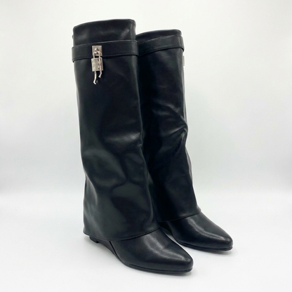 GAIA – Stivale Donna con Fibbia a Lucchetto