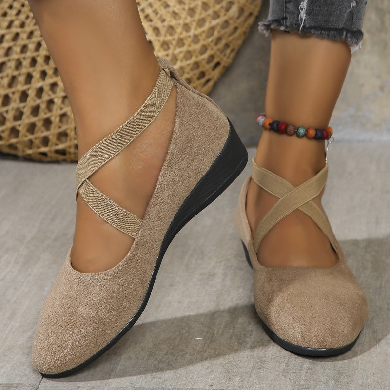 NOVARA – Scarpa Donna in Camoscio con Elastico