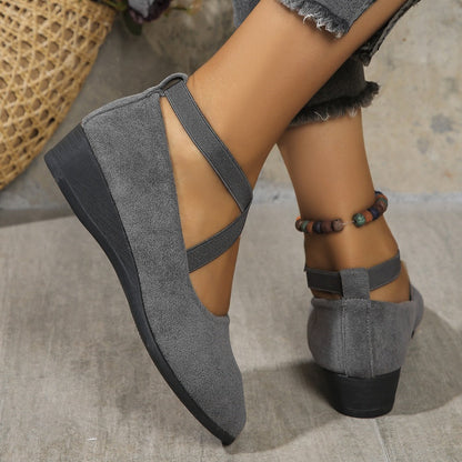 NOVARA – Scarpa Donna in Camoscio con Elastico